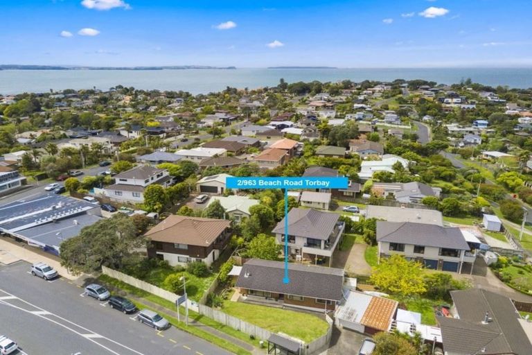 Photo of property in 2/963 Beach Road, Torbay, Auckland, 0630