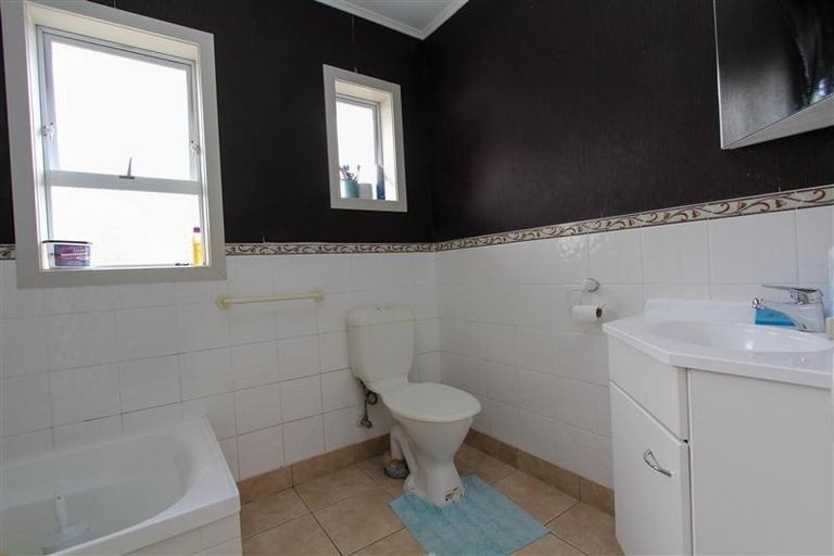 Photo of property in 8 Snead Place, Hamilton East, Hamilton, 3216