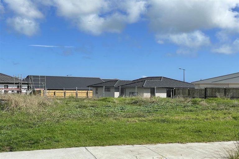 Photo of property in 4 Rere Awa Road, Glenbrook, 2681