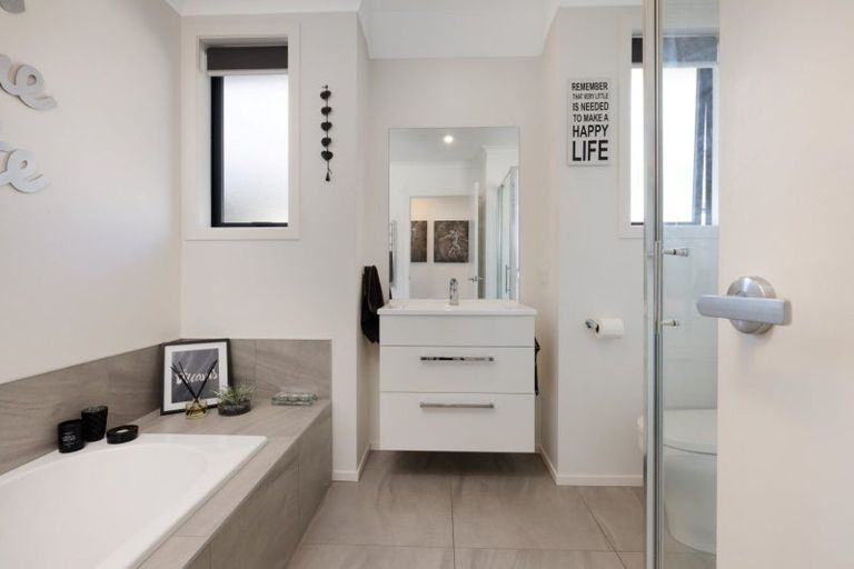 Photo of property in 4 Dunkeld Drive, Papamoa, 3118