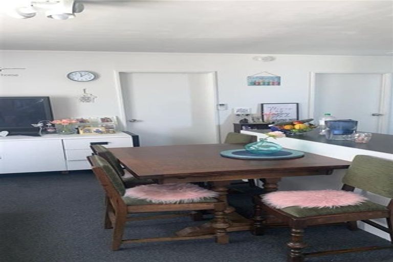 Photo of property in 6 Manapouri Place, Pakuranga Heights, Auckland, 2010