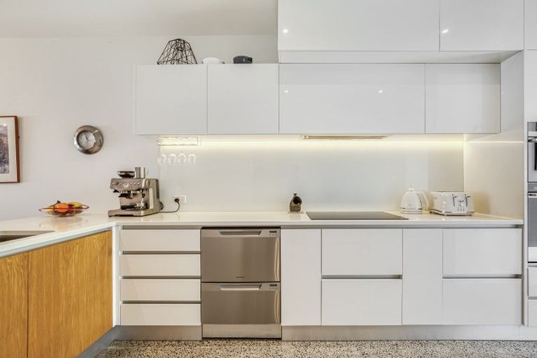 Photo of property in 23 Isitt Road, Hobsonville, Auckland, 0616