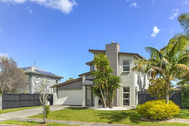 Photo of property in 3 Girvan Terrace, Wattle Downs, Auckland, 2103