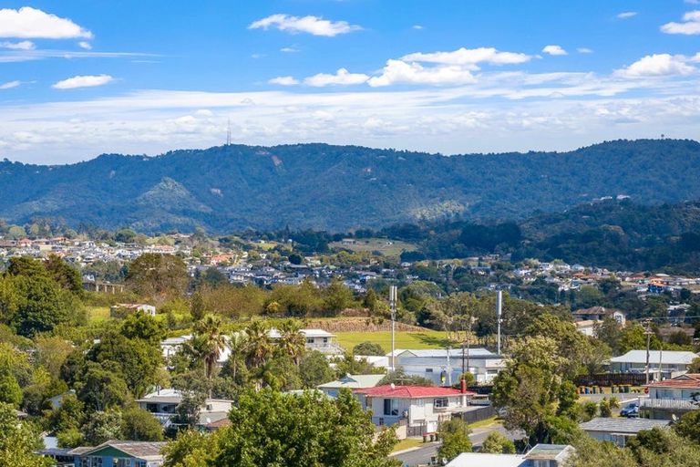 Photo of property in 1/38 Donovan Avenue, Massey, Auckland, 0614