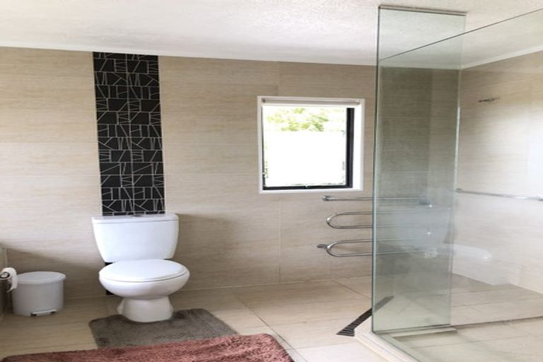 Photo of property in 947 East Coast Road, Torbay, Auckland, 0630