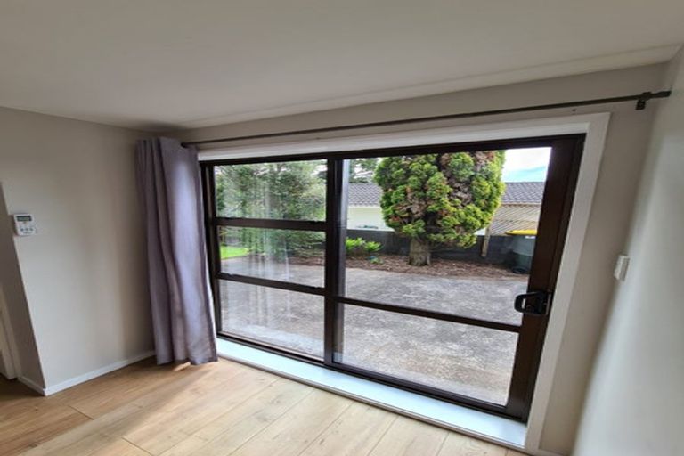 Photo of property in 39 Tamahere Drive, Glenfield, Auckland, 0629