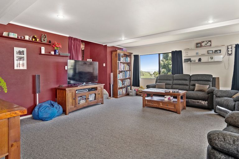 Photo of property in 60a Osprey Drive, Welcome Bay, Tauranga, 3112