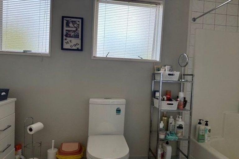 Photo of property in 16 Pamir Place, Welcome Bay, Tauranga, 3112