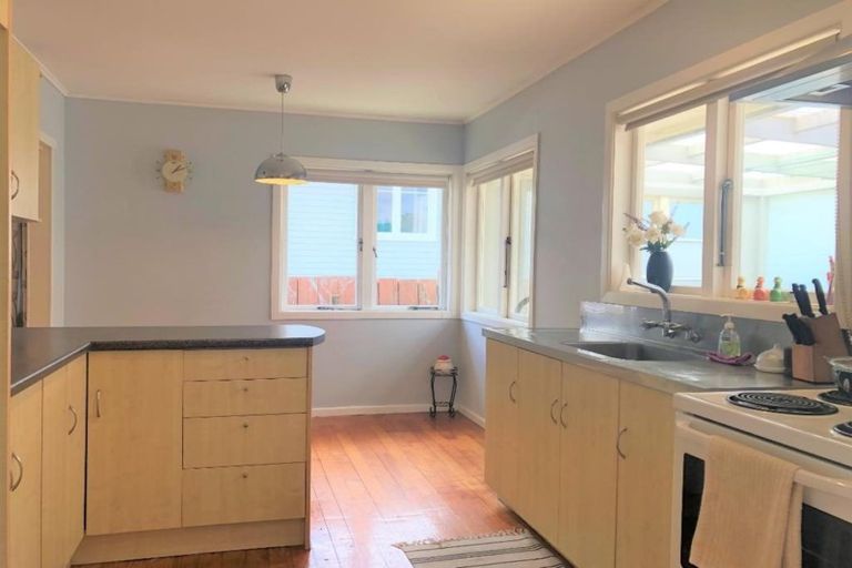 Photo of property in 55 Waipani Road, Te Atatu Peninsula, Auckland, 0610