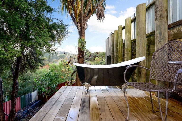 Photo of property in 2 Point Street, Raglan, 3225