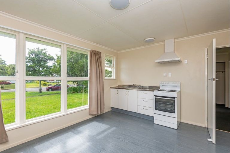 Photo of property in 4 Clutha Place, Westbrook, Palmerston North, 4412