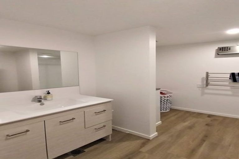 Photo of property in 2/45 Cessna Crescent, Mangere, Auckland, 2022