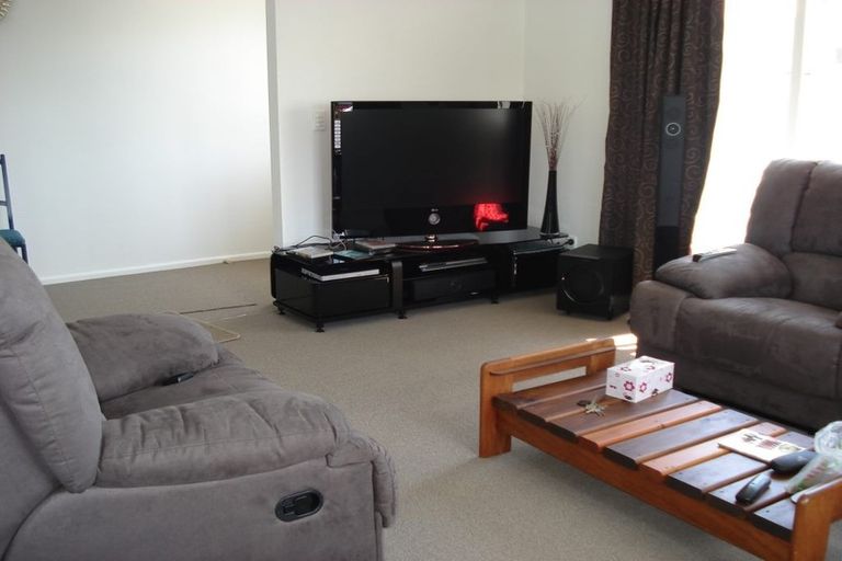 Photo of property in 2/7 Mcleod Road, Henderson, Auckland, 0612