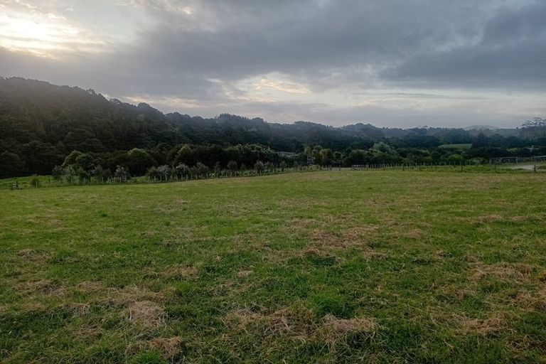 Photo of property in 115 Kereru Lane, Kaiwaka, 0573