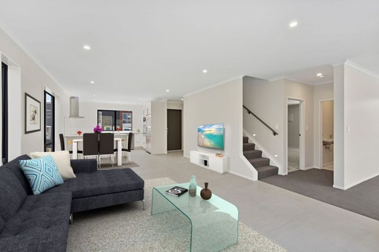Photo of property in 4 Dragonfly Way, Massey, Auckland, 0614