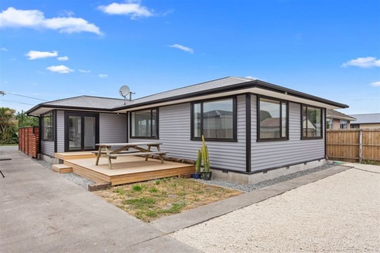 Photo of property in 16 Horton Place, Avondale, Christchurch, 8061
