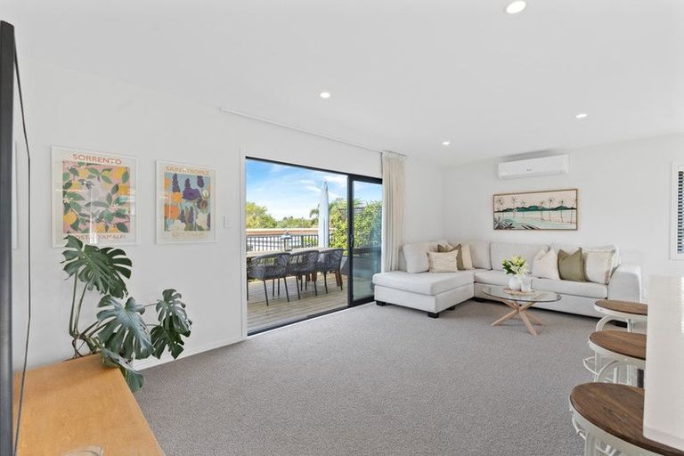 Photo of property in 85b Rosario Crescent, Red Beach, 0932