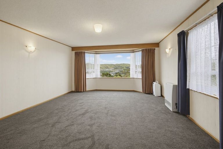 Photo of property in 6 Dominica Crescent, Grenada Village, Wellington, 6037