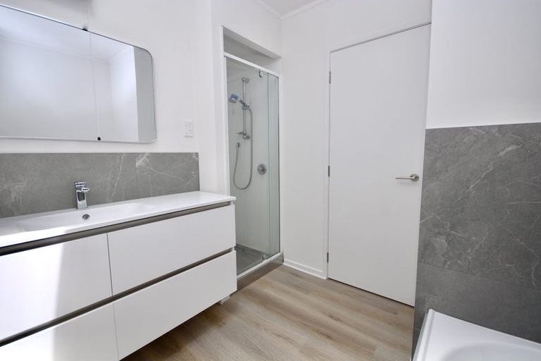 Photo of property in 3/4 Rangitoto Terrace, Milford, Auckland, 0620