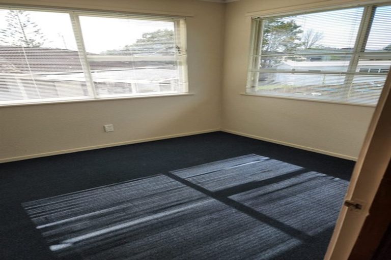 Photo of property in 24 Fairdale Place, Birkdale, Auckland, 0626