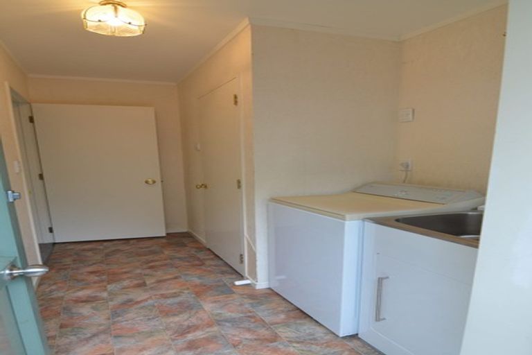 Photo of property in 20a Armagh Road, Blockhouse Bay, Auckland, 0600