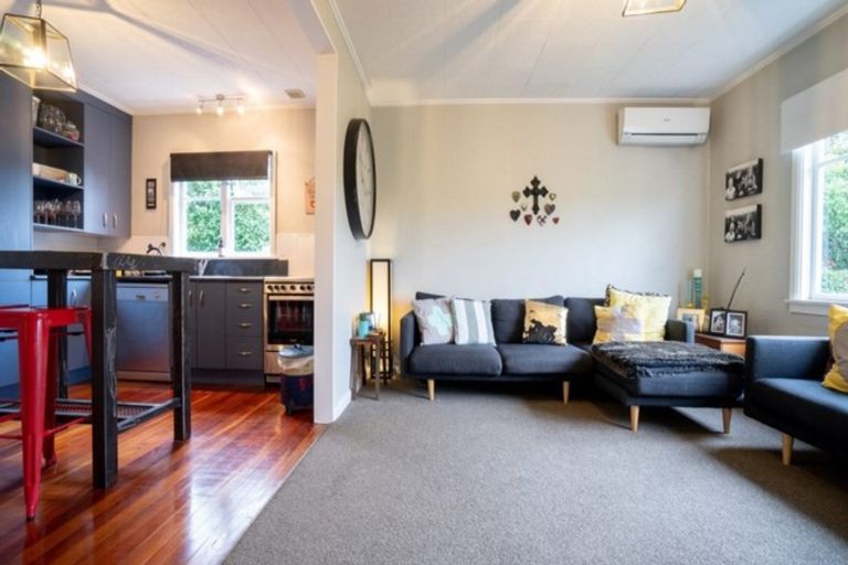 Photo of property in 19 East Street, Terrace End, Palmerston North, 4410