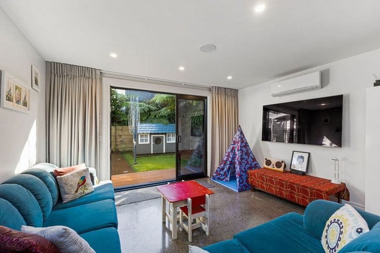 Photo of property in 39 Belt Road, Moturoa, New Plymouth, 4310