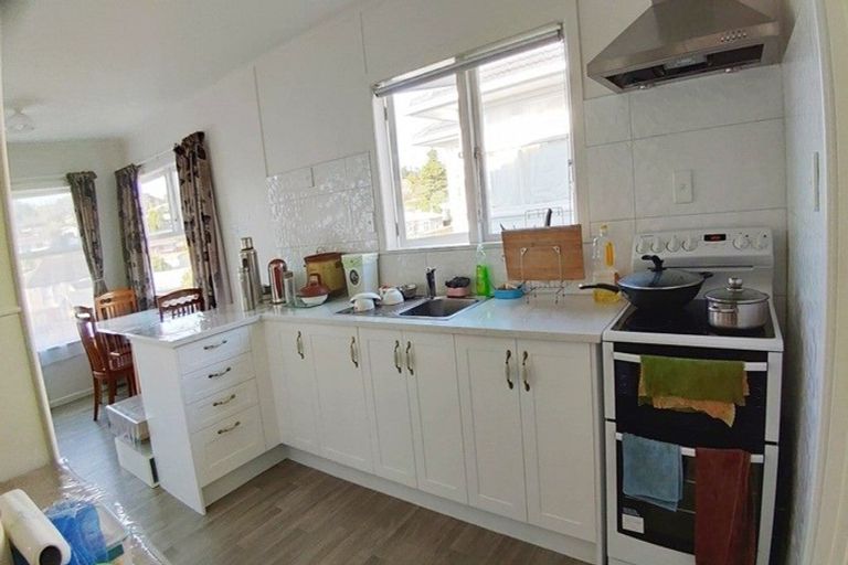 Photo of property in 33 Lingfield Street, Glenfield, Auckland, 0629