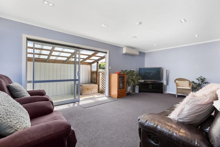 Photo of property in 9 Regent Place, Blagdon, New Plymouth, 4310
