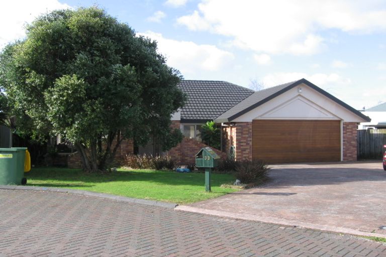 Photo of property in 33 Suncrest Drive, West Harbour, Auckland, 0618