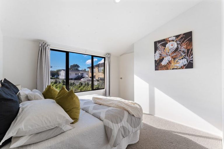Photo of property in 2/3 Domain Road, Glenfield, Auckland, 0629