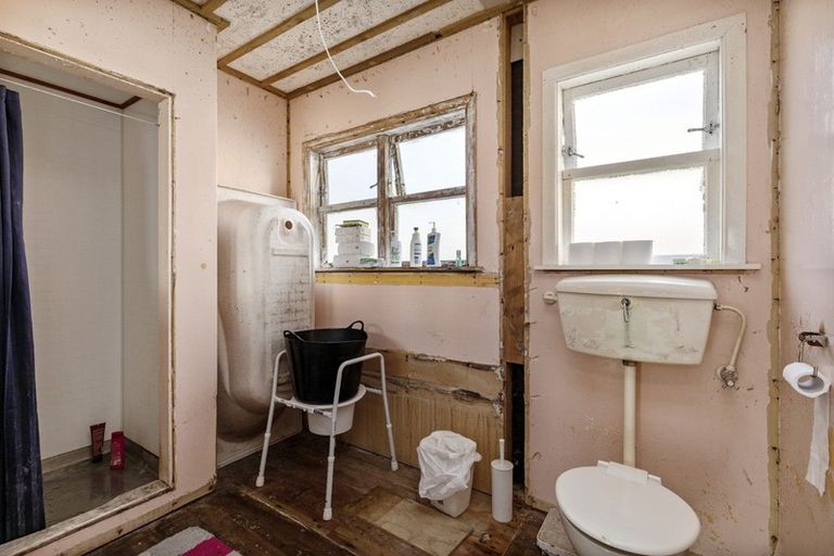 Photo of property in 56 Sunny Grove, Wainuiomata, Lower Hutt, 5014