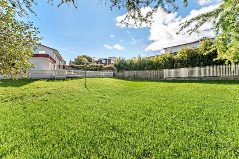 Photo of property in 56 Bolton Street, Blockhouse Bay, Auckland, 0600