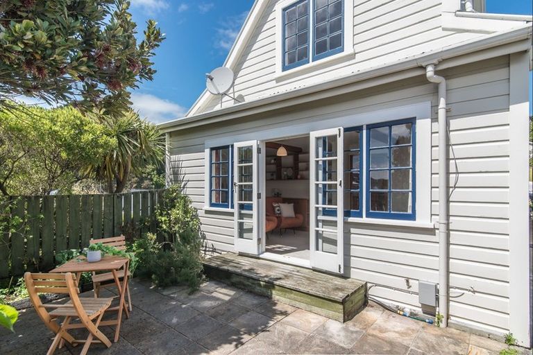Photo of property in 20 Glendavar Street, Berhampore, Wellington, 6023
