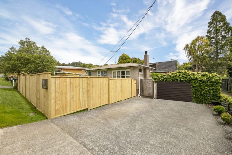 Photo of property in 163 Atkinson Road, Titirangi, Auckland, 0604
