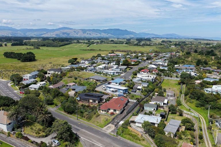 Photo of property in 71 Tasman Road, Otaki Beach, Otaki, 5512