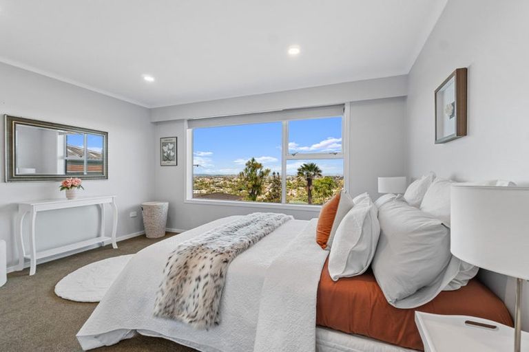 Photo of property in 27 High Road, Glenfield, Auckland, 0629