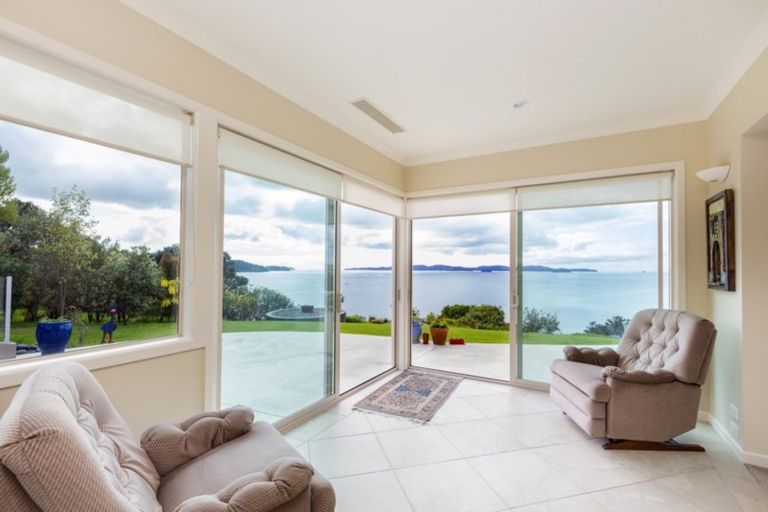 Photo of property in 30 Puriri Place, Sandspit, Warkworth, 0982