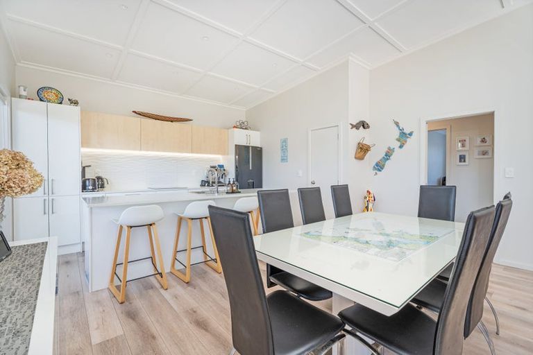 Photo of property in 10 Voyager Place, Cooks Beach, Whitianga, 3591