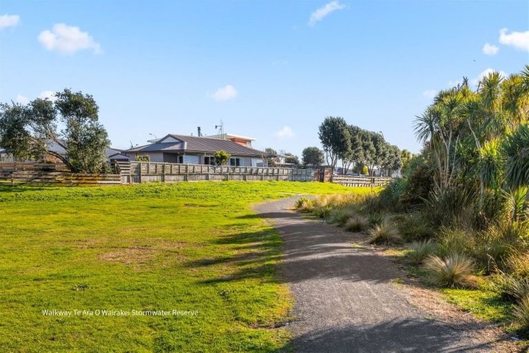 Photo of property in 17d Belray Place, Papamoa Beach, Papamoa, 3118