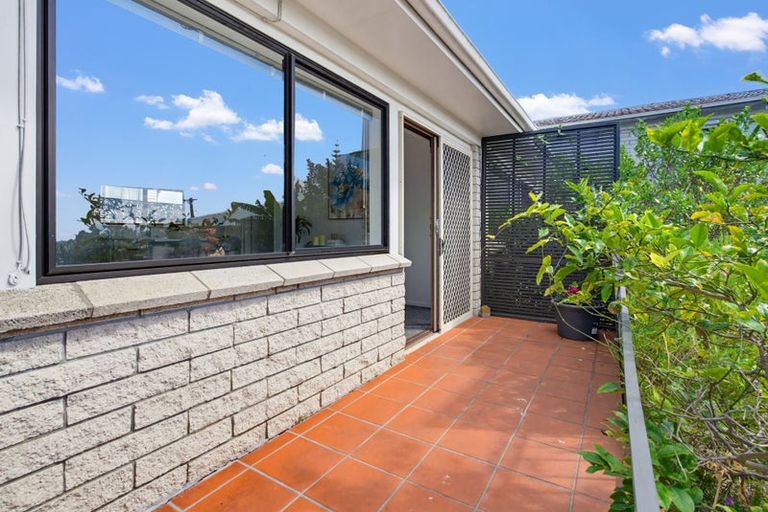 Photo of property in 1 Pleasant Road, Glen Eden, Auckland, 0602