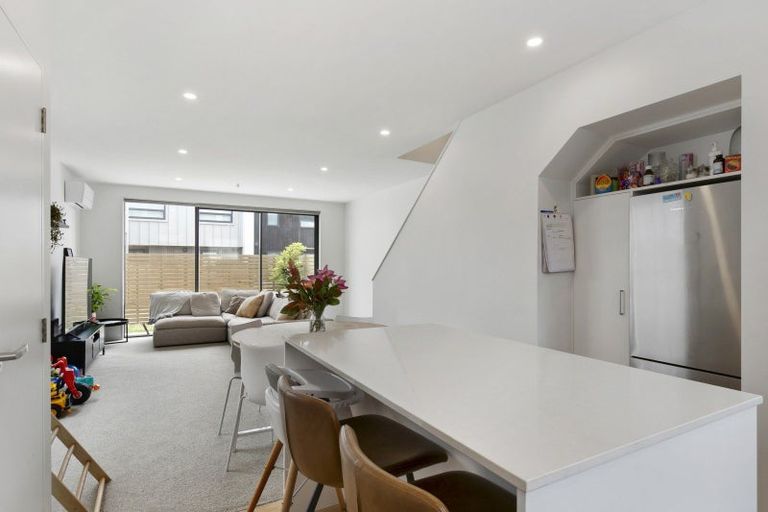 Photo of property in 2a Mamari Street, Rongotai, Wellington, 6022