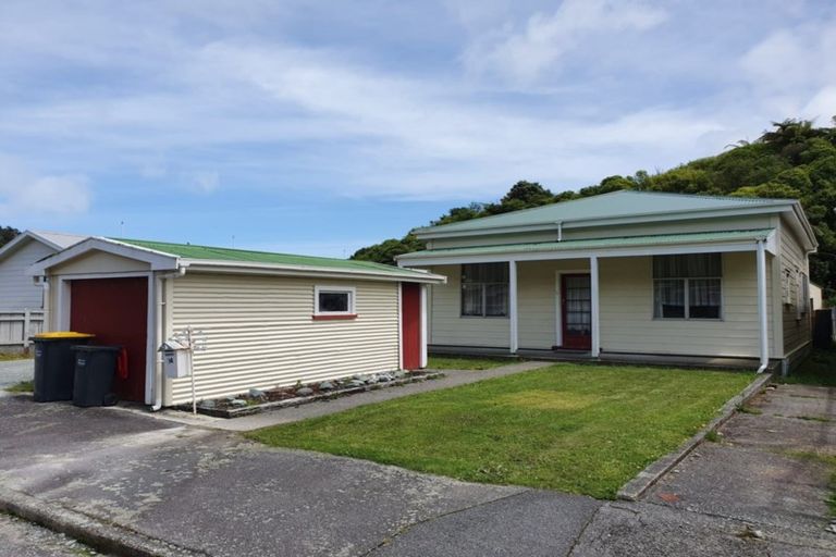 Photo of property in 14 Blackmore Street, Greymouth, 7805