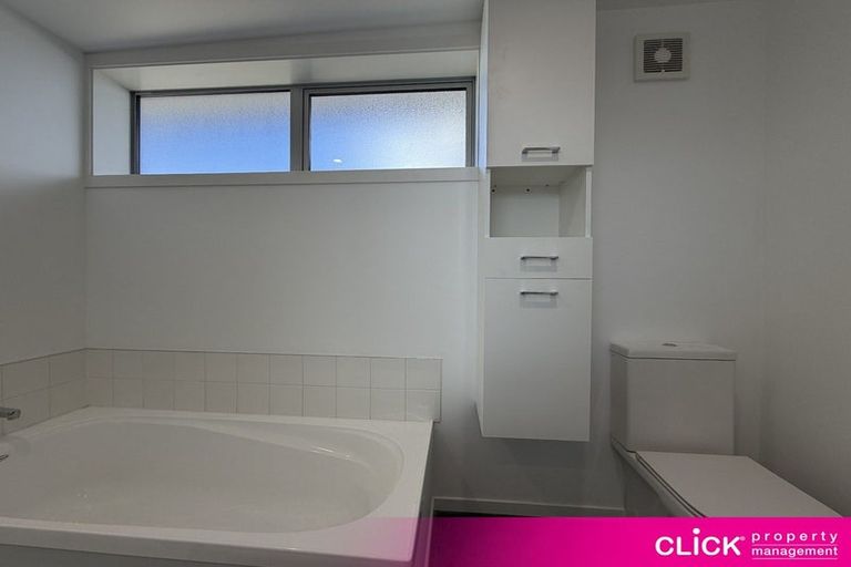 Photo of property in 33 Melbourne Street, South Dunedin, Dunedin, 9012