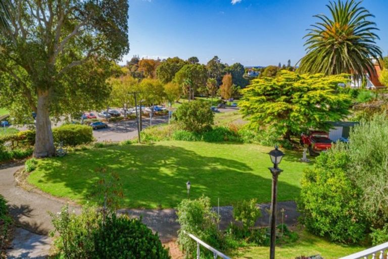 Photo of property in 115 Great North Road, Saint Johns Hill, Whanganui, 4501