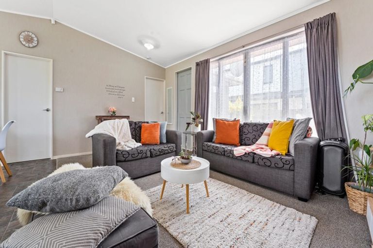 Photo of property in 93a Porchester Road, Papakura, 2110