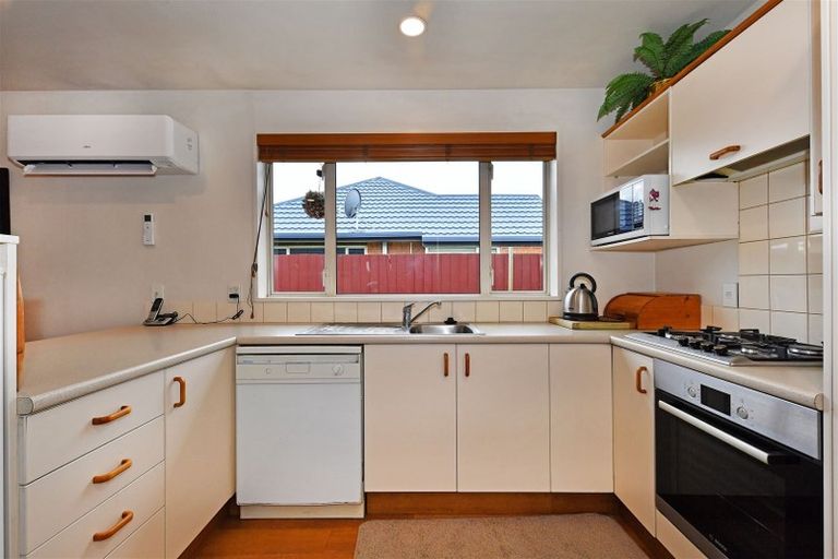 Photo of property in 19 Seymour Street, Hornby, Christchurch, 8042