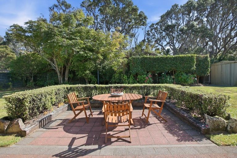 Photo of property in 5 Kawaroa Close, New Plymouth, 4310