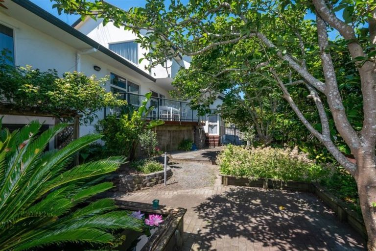 Photo of property in 2/130 Sandspit Road, Shelly Park, Auckland, 2014