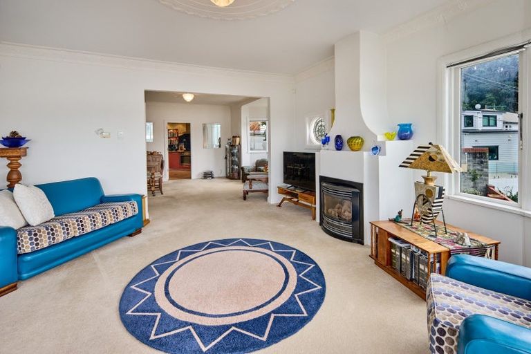 Photo of property in 412 Evans Bay Parade, Hataitai, Wellington, 6021